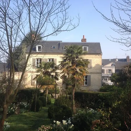 Chambres D'hotes Rosebud Bed & Breakfast *