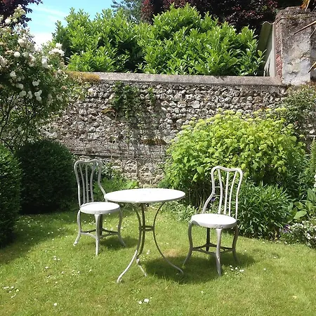Chambres D'hotes Rosebud Bed & Breakfast *